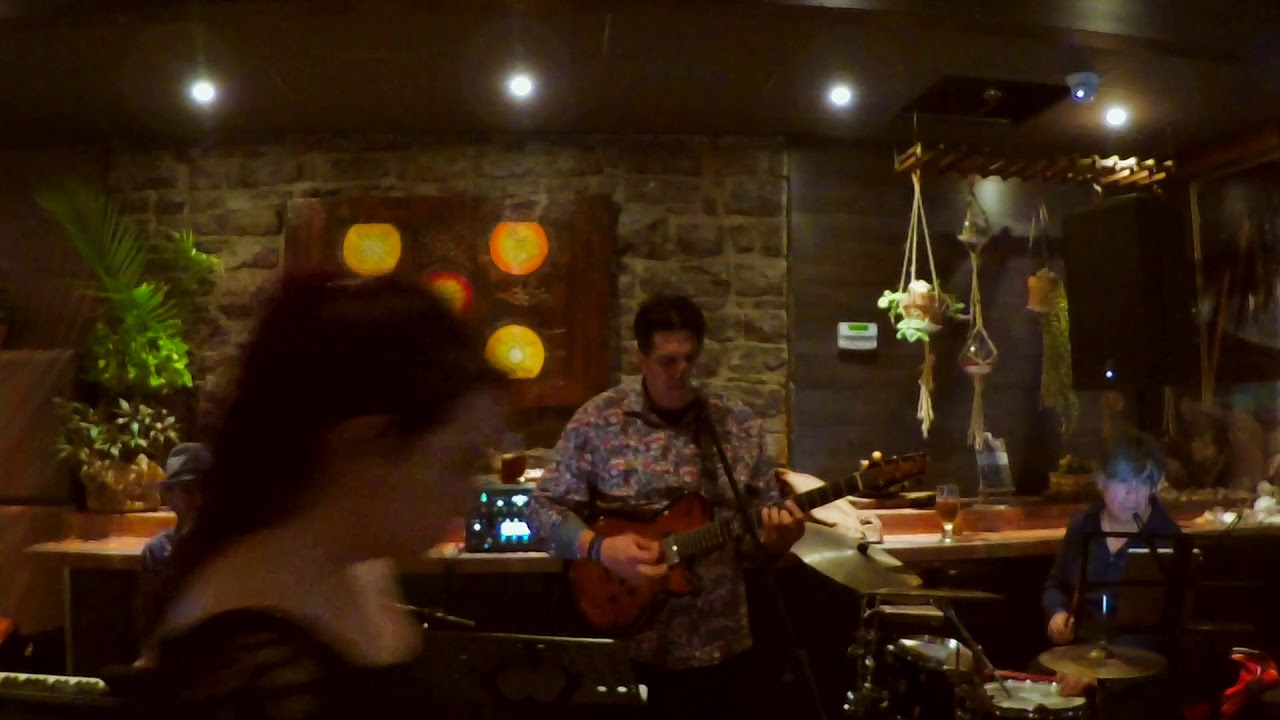 Izzy Mart&iacute;nez Trio