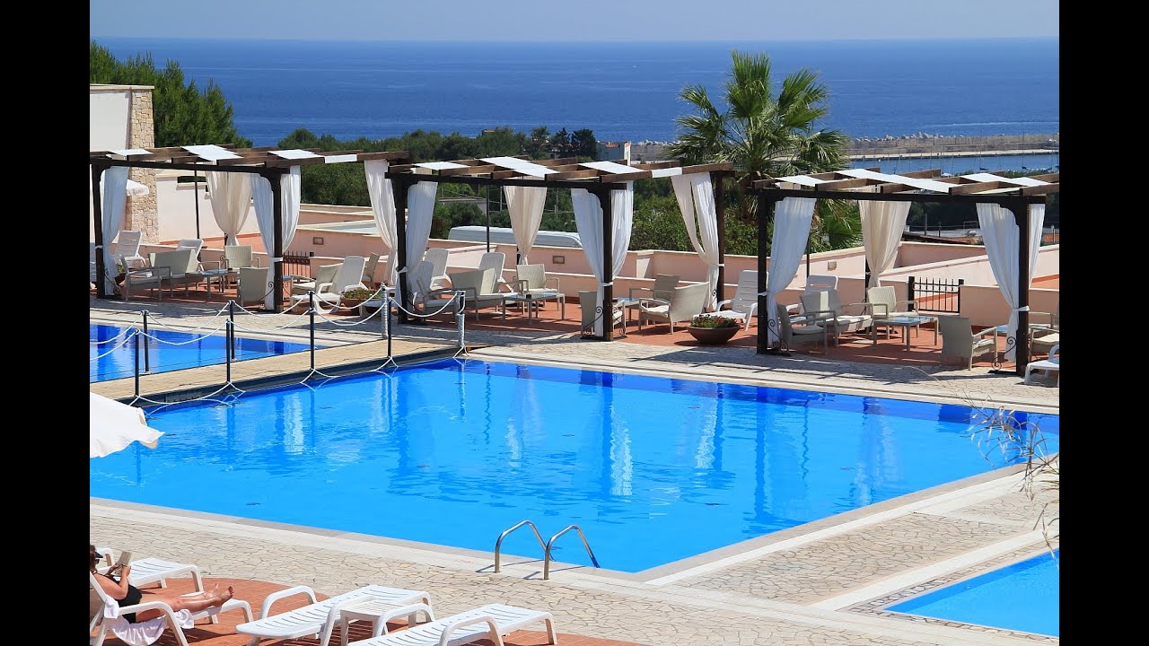 Cod 017 - Appartamento con piscina vista mare in Villaggio Salento