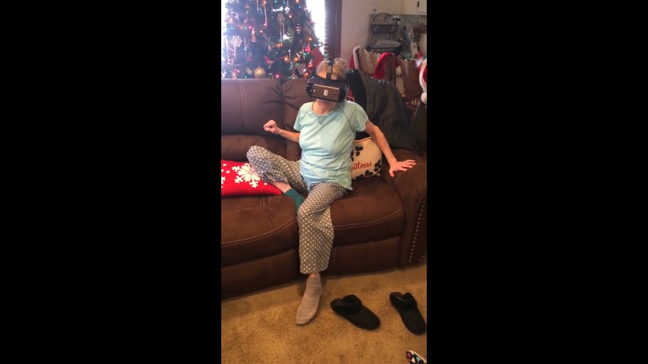 Grandma tries VR for the first time