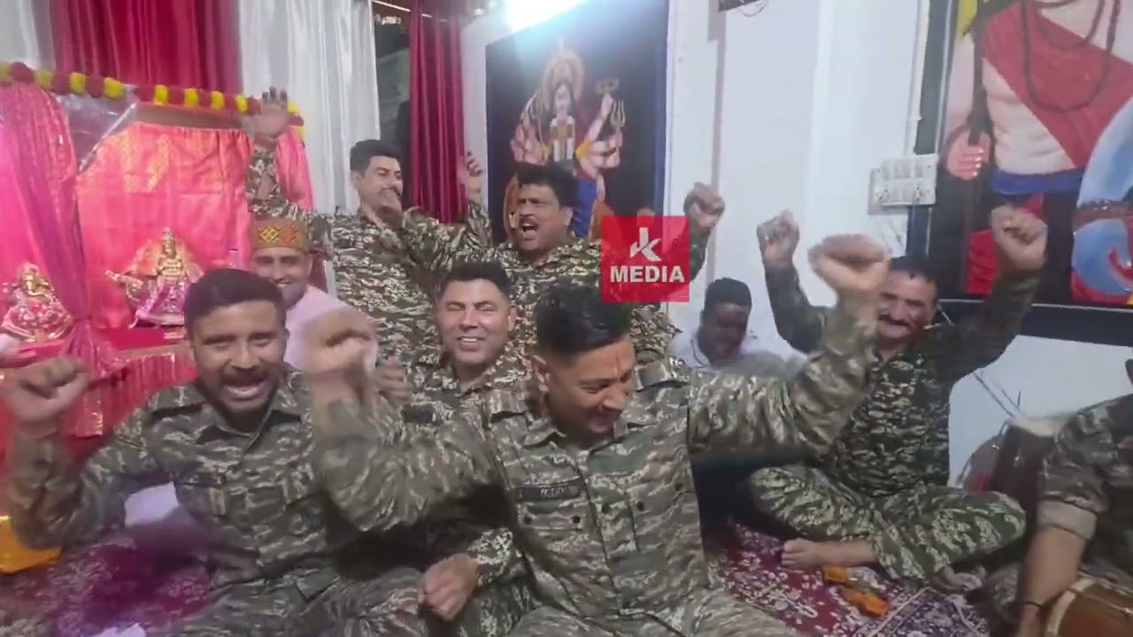На видео видно, как военнослужащие 6-го батальона CRPF проявляют энтузиазм по поводу финального м...