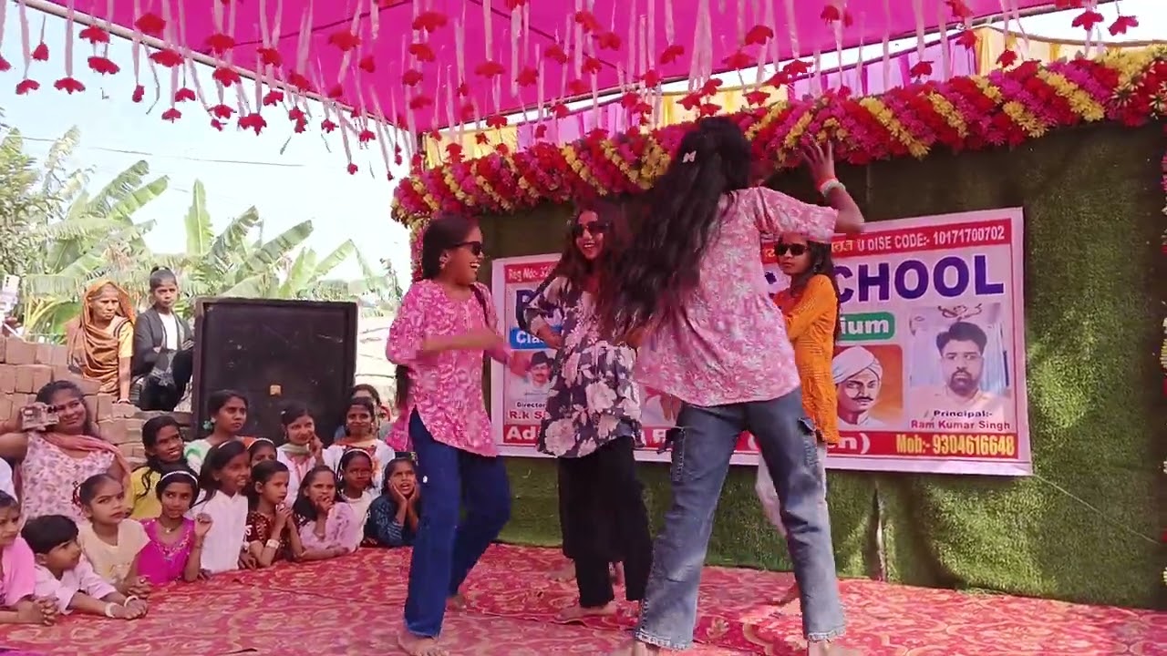 लड़कियों का मिक्स कॉमेडी डांस वीडियो  😁😃😂!!#comedy#comedyshorts  #viral #funny #performance 