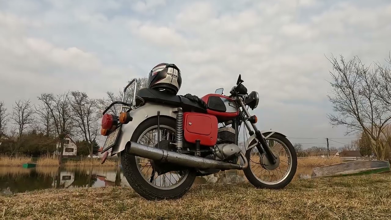 MZ TS 125 spring ride 4K
