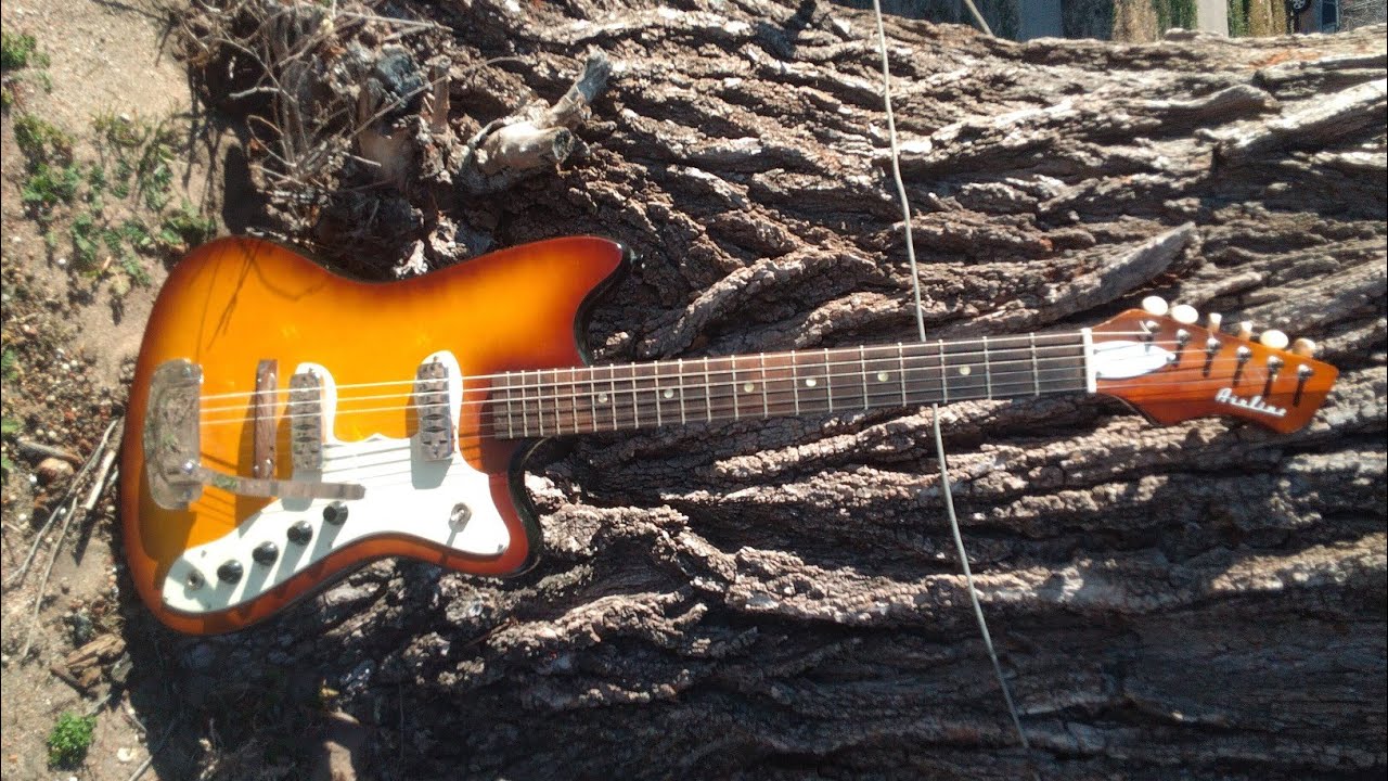 Airline bobcat electric guitar 
