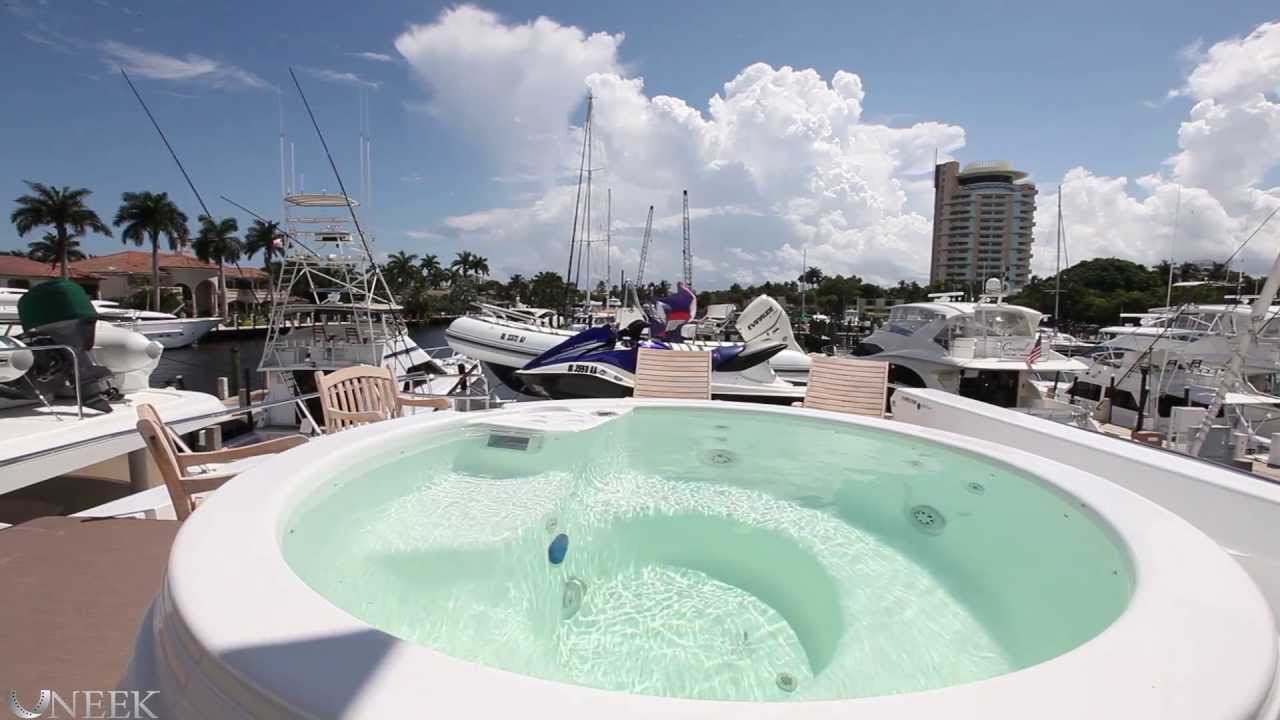Super yacht plam beach