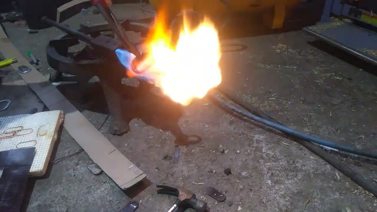 Folie cristalflex gaurire şi capsare cu unelte home made .