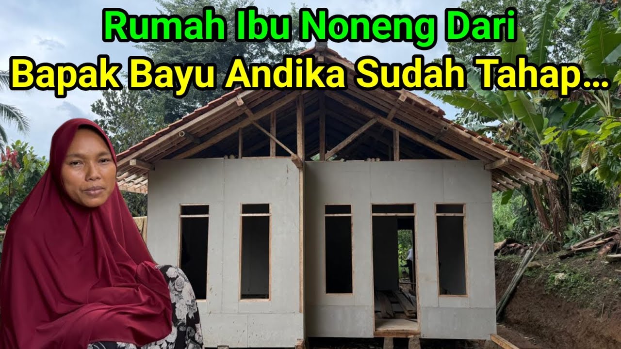 Pemasangan Wuwung Dan Double GRC Sedang Di Kerjakan Di Pembangunan Rumah Ibu Noneng