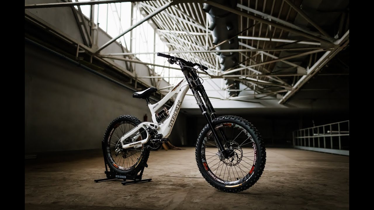 Retro Downhill Build! Trek Session 10 & Risse Big Foot