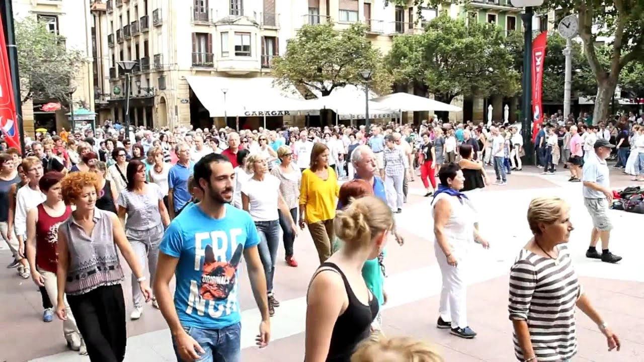 MUTXIKOAK ALAKEN boulebarrean      XOXUARENAK