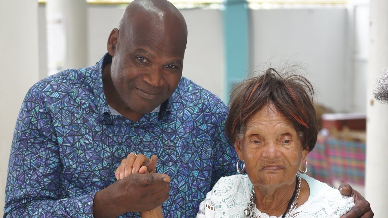 (ACCOUCHEUSES) Rue des MATRONES (ex: jules ferry), Gros-Morne à la Martinique. #femme