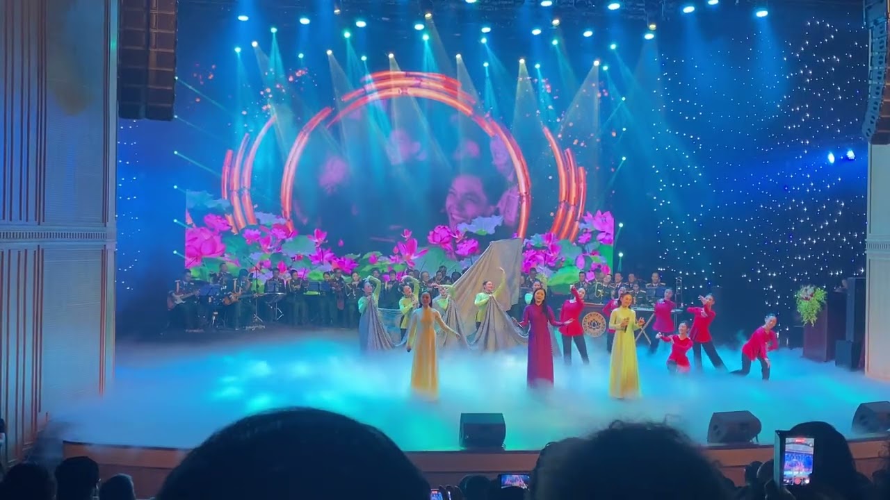 Lời Ca Dâng Bác ( Sáng tác : Nhạc sỹ Trọng Loan ) - Nhà hát Ca Múa Nhạc Quân Đội 