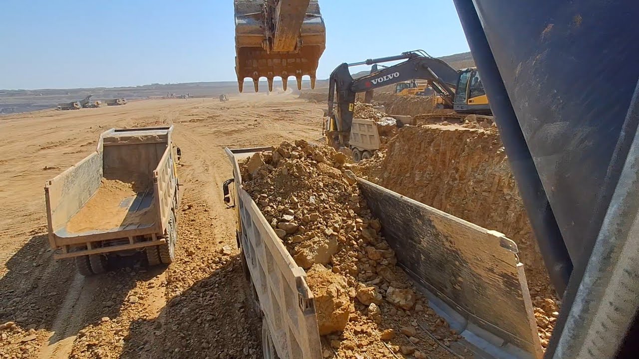 #videodiggers and dump trucks videosbackhoe loader working videolearning about  vehiclesmighty Volvo