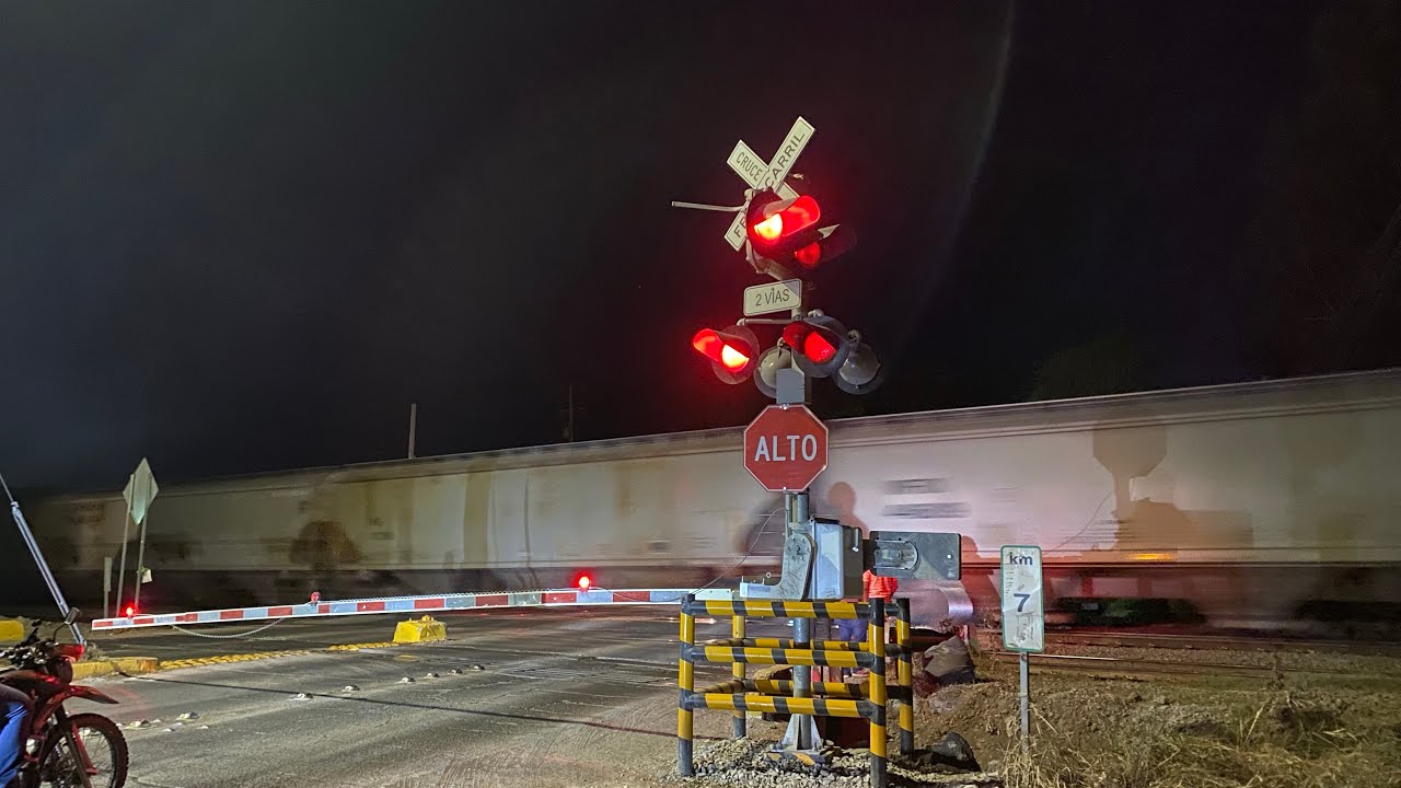Señales y plumas de crucero de ferrocarril 100% funcionales en México (extremadamente raro) 🚂😱‼️