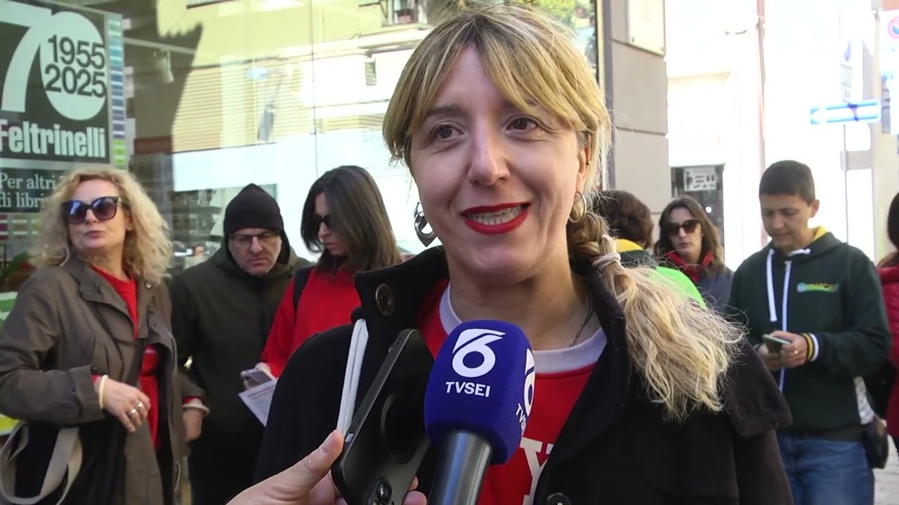 Sciopero dei dipendenti alla Libreria Feltrinelli di Pescara