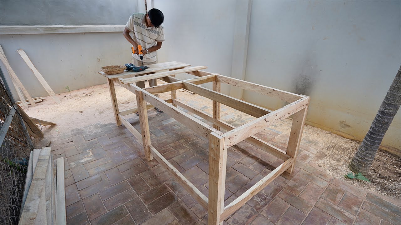 Creative Pallet Recycling Ideas - How To Make Workbench And Work Table from Pallets