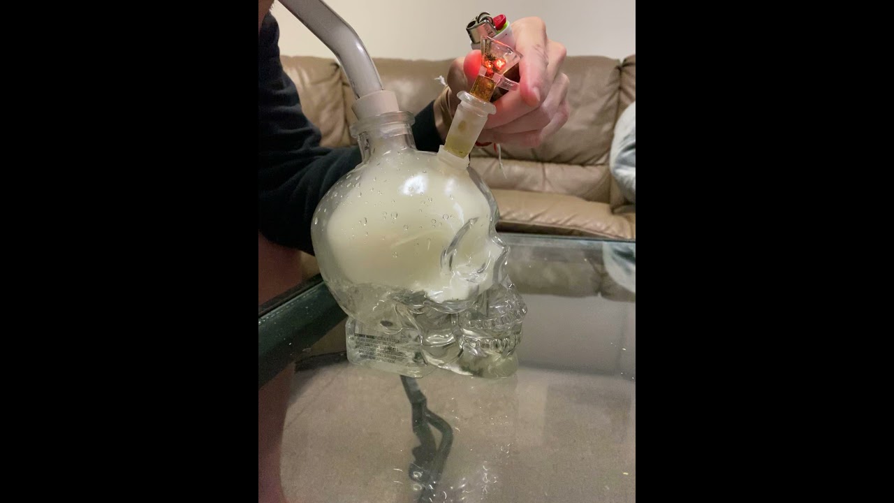 Upcycle Glass - Crystal Skull Head Bong