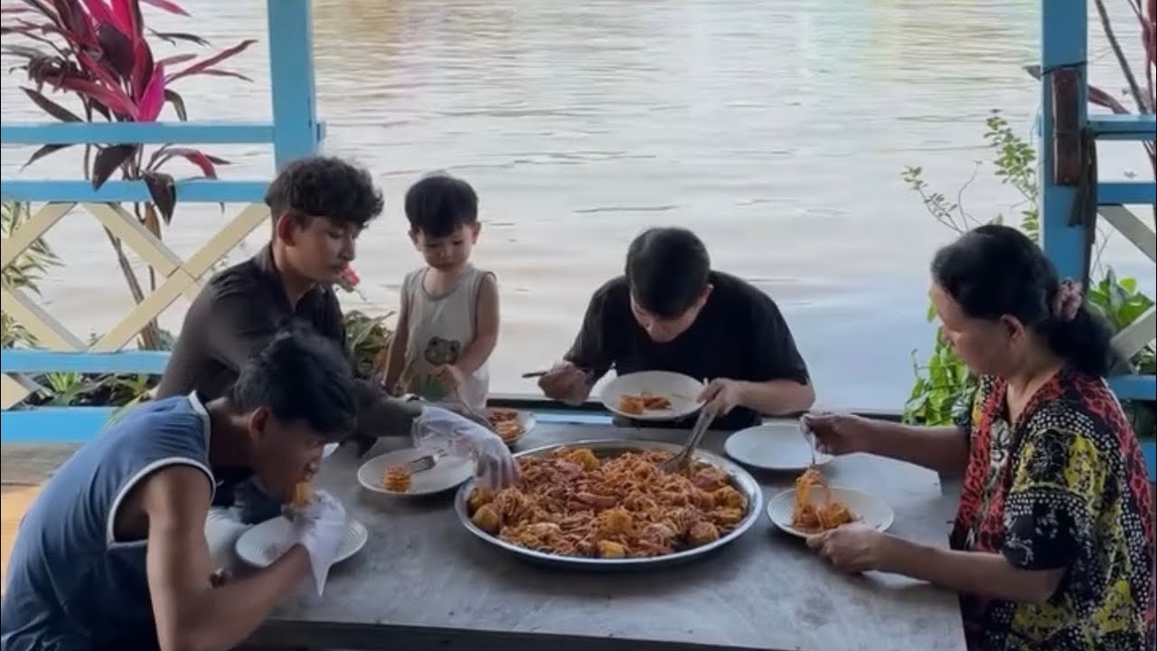 ទើបតែស្គាល់រសជាតិលើកទី១ គ្រឿងសមុទ្រក្រឡុក