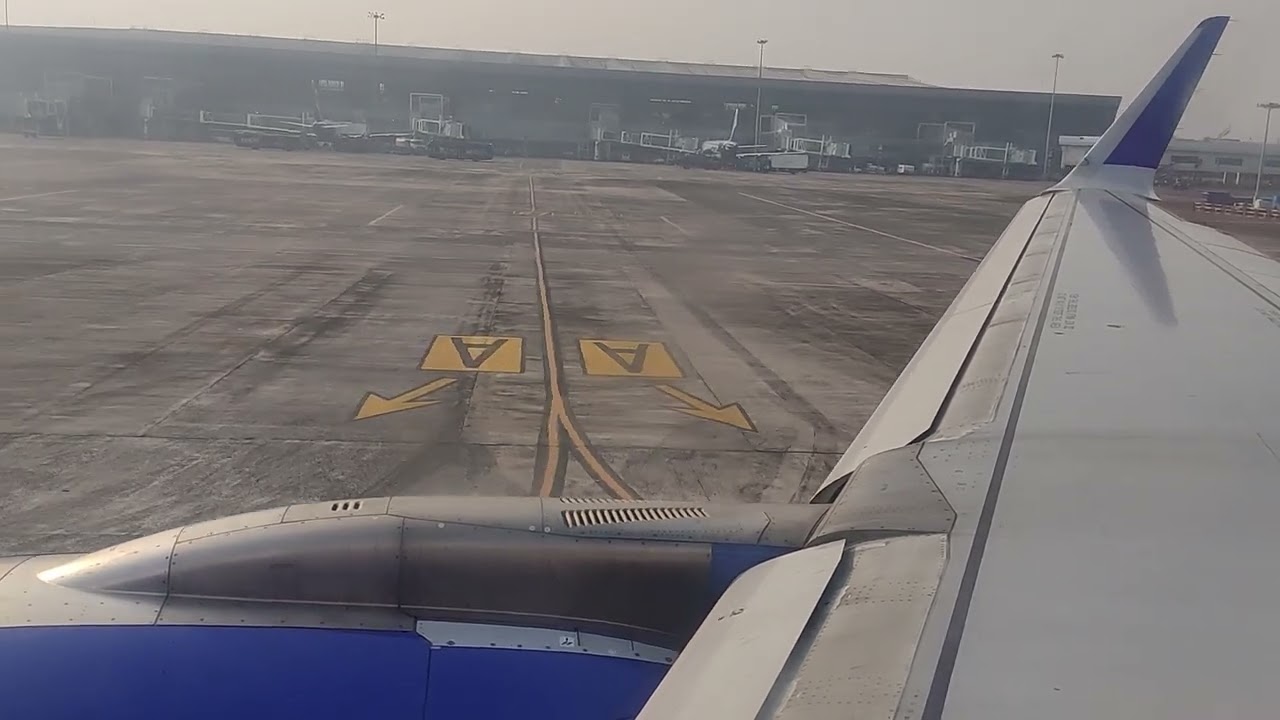 |IndiGo 6E-417| |Taxiing towards secondary runway 01L/19R| |Kolkata-Raipur journey|