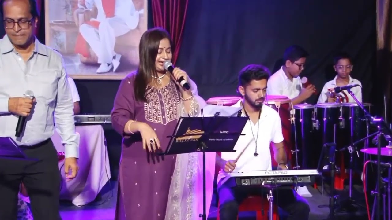 Jeena Kya Aji Pyaar Bina by Ipsita Nathak and Prashant Shetty at Waltz Music Academy 