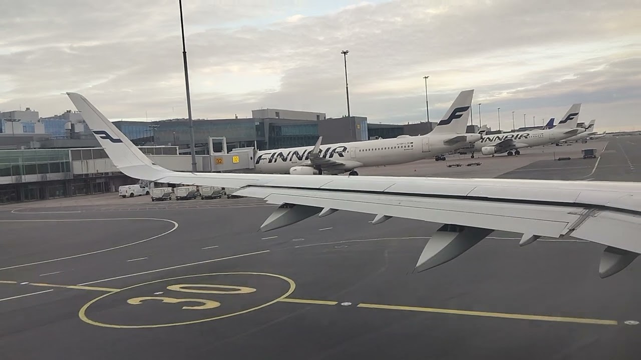 Finnair Airbus A321 takeoff from Helsinki Vantaa Airport
