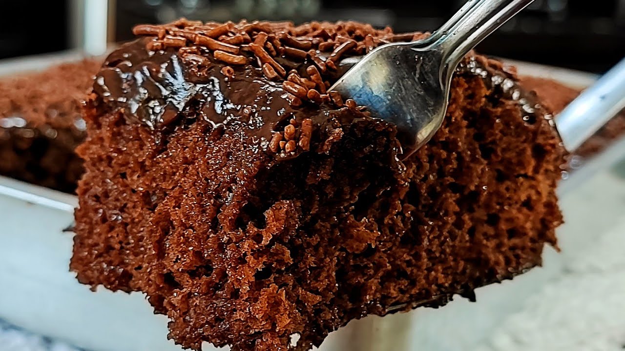 BOLO de CHOCOLATE FOFINHO úmido e SABOROSO eu faço assim