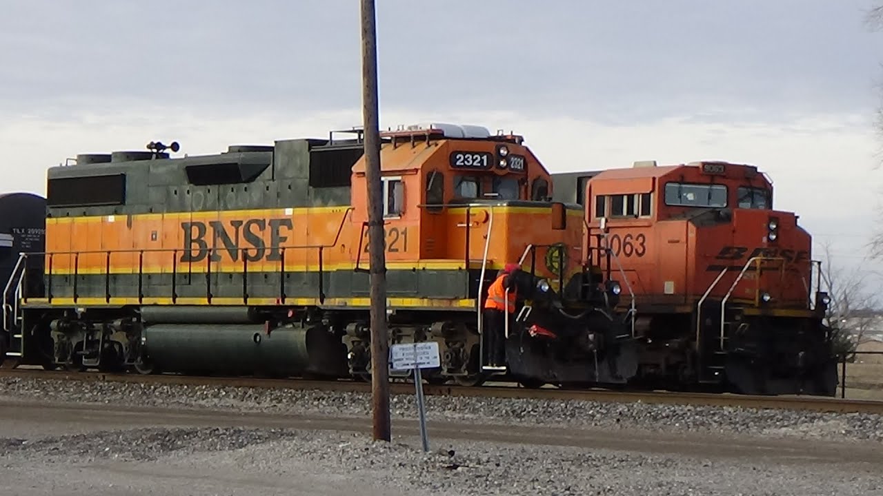 BN Barstow picks up two road units plus BN Clinton at IAIS Rock Island Yard January 15, 2026