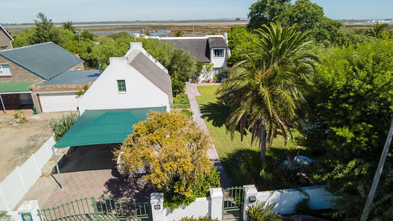 4 Bedroom For Sale | Velddrif