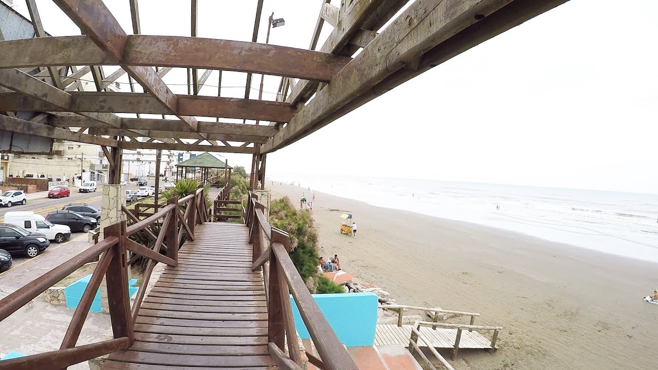 Santa Teresita la bella señora de la costa.
