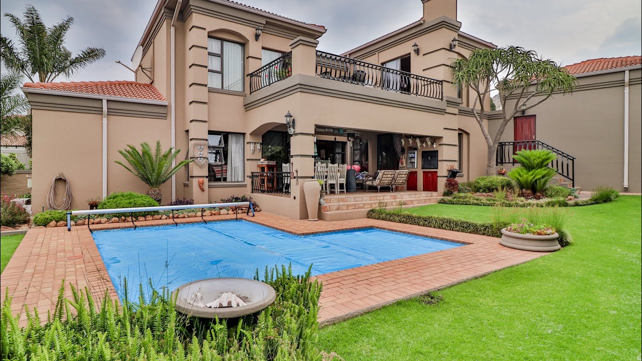 Featherbrooke Estate R4 500 000