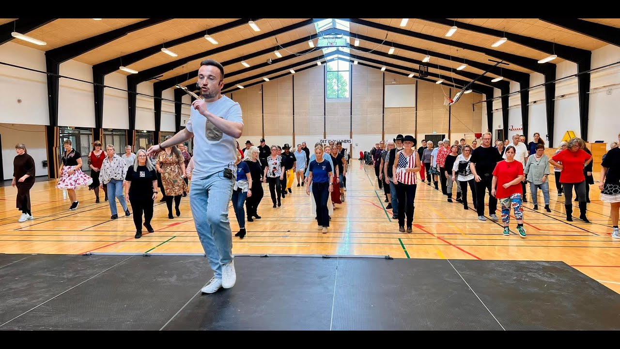 Light Up The Night - Line Dance (Ryan Hunt, October 2025) @ Get It On Liners, Denmark