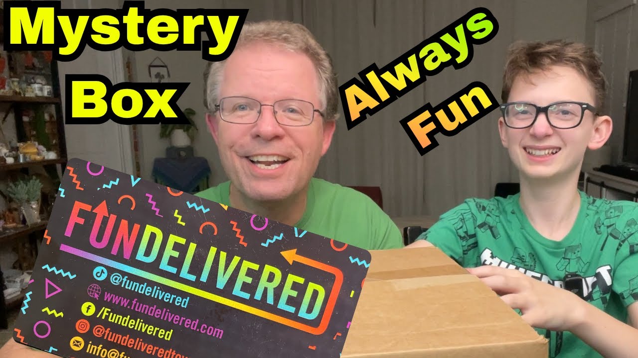 We bought another Fundelivered mystery box! We love unboxing undelivered and returned mail.