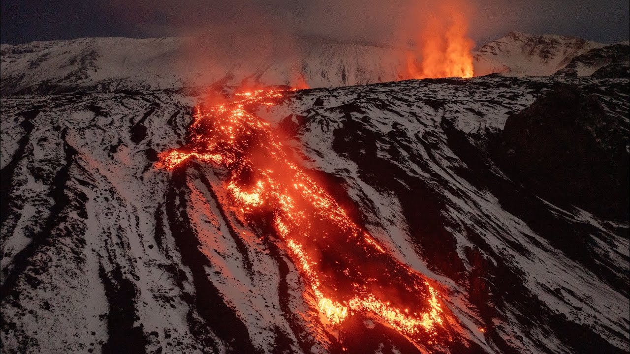Etna volcano - 01/01/2026 - A fissure open in Valle del bove - Drone footage