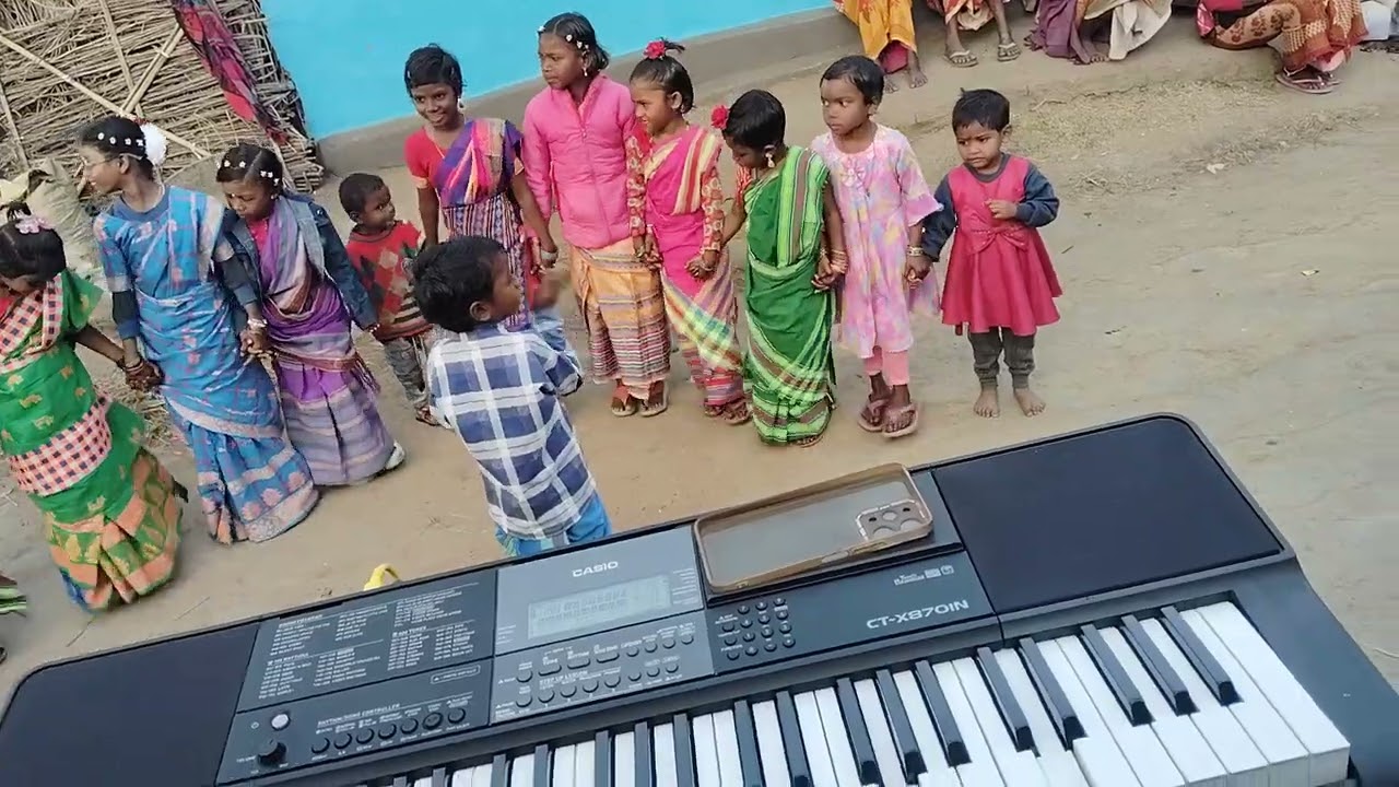 Shorai song keyboard and mobile octoped playing tranding music video