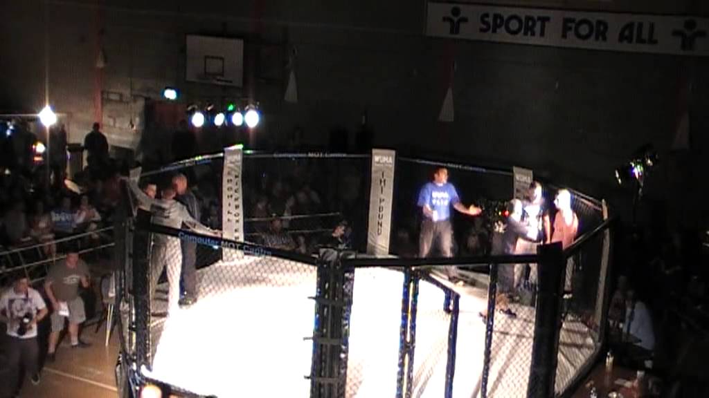 headkick knockout Bobby Gaze