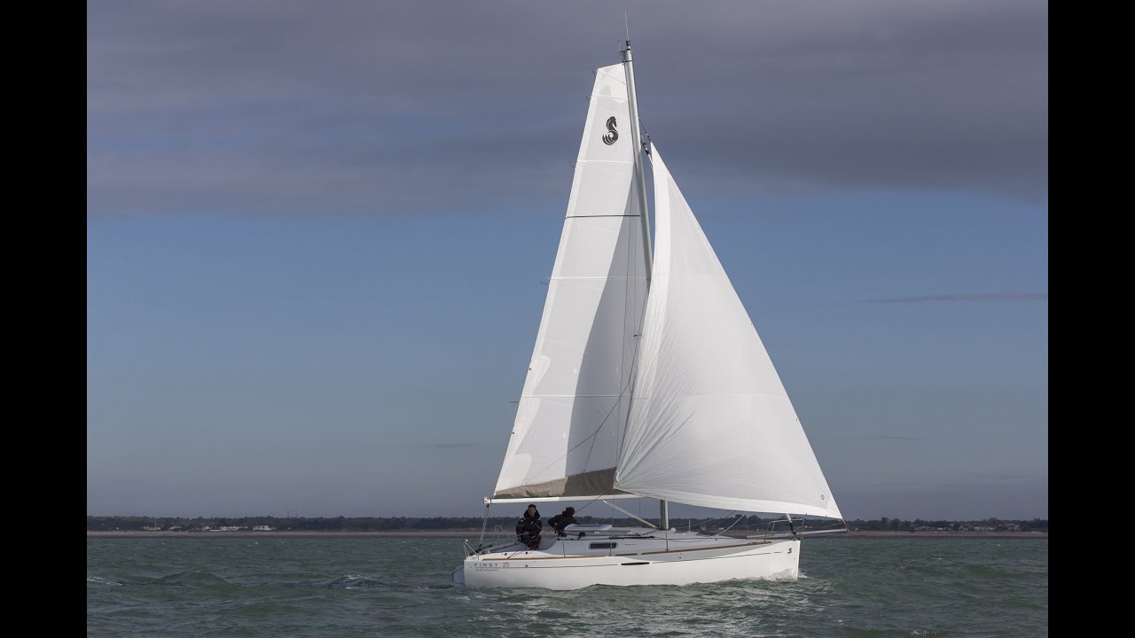 First 25 Performance Edition : Forever First ! by Beneteau