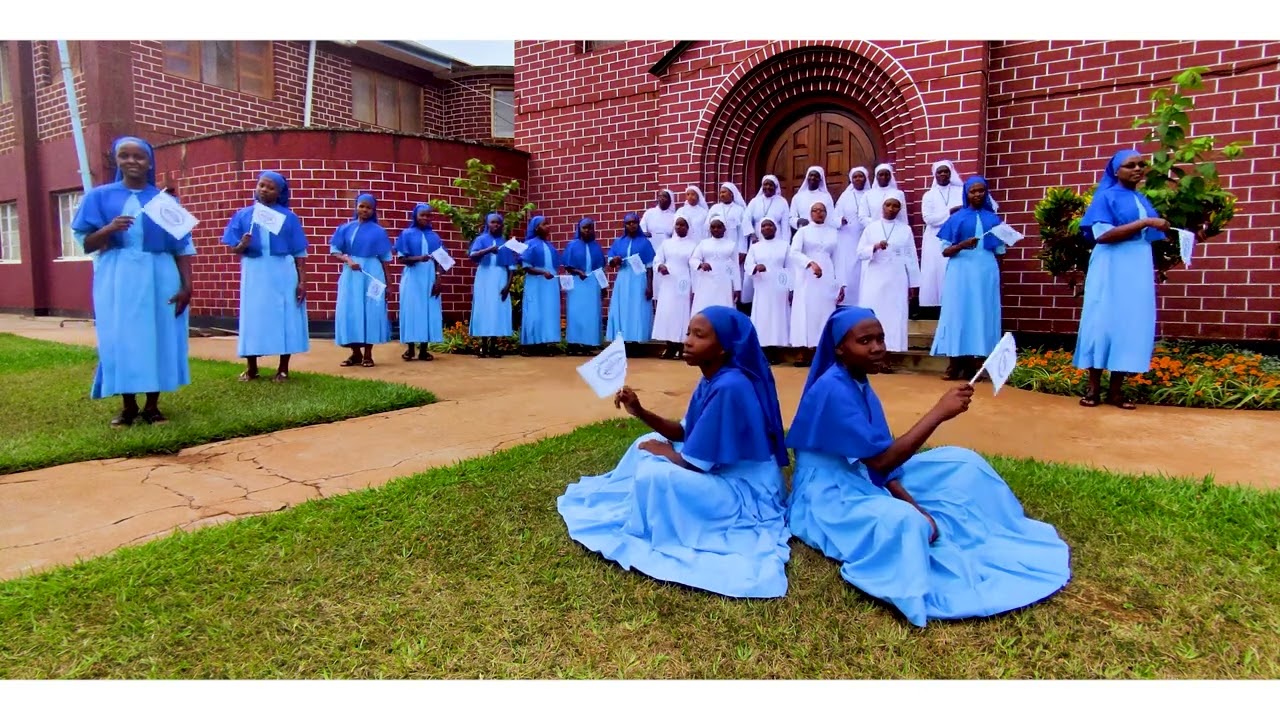 Kwaya ya mwenye heri Carlos Acutis HURUMA CONVENT. Karibu uungane nasi kuimba wimbo huu mzuri.