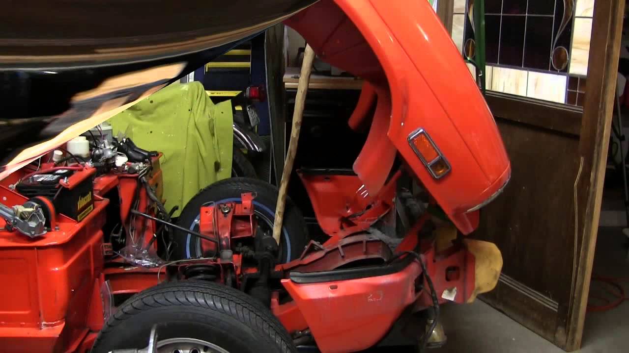 My 79 Triumph Spitfire 1500 Bonnet Removal