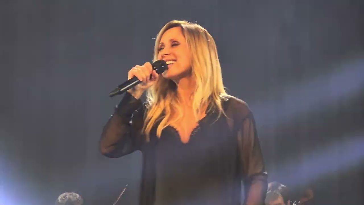 Lara Fabian. Z&eacute;nith d Auvergne.  29/11/2025. Je t'aime. 
