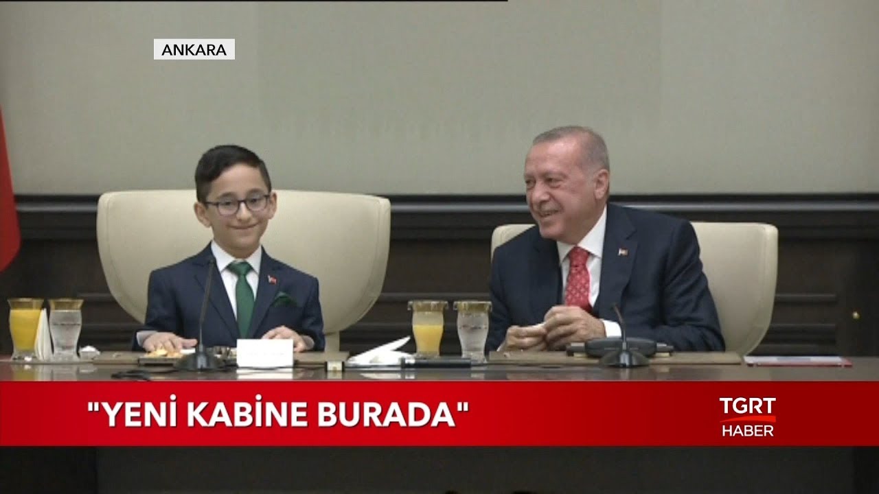 Çocuk Cumhurbaşkanı Koltuğunda