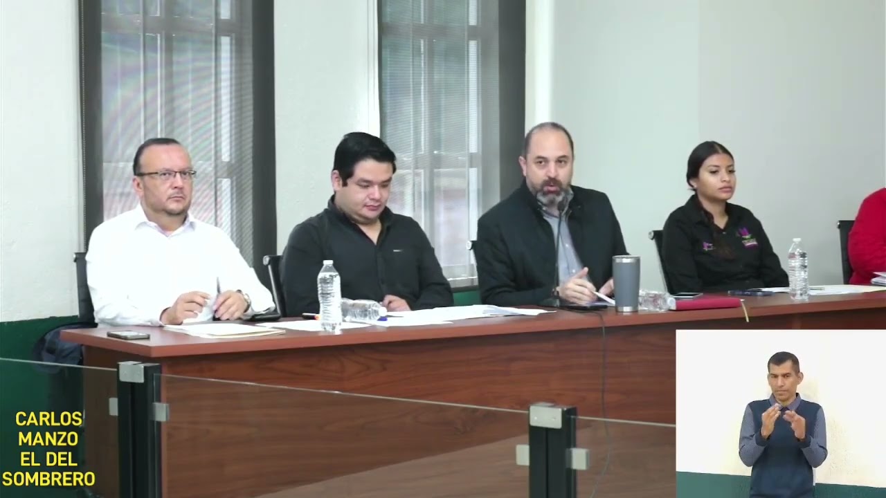 GRECIA QUIROZ EN JUNTA CON SUS REGIDORES EN CAVILDO