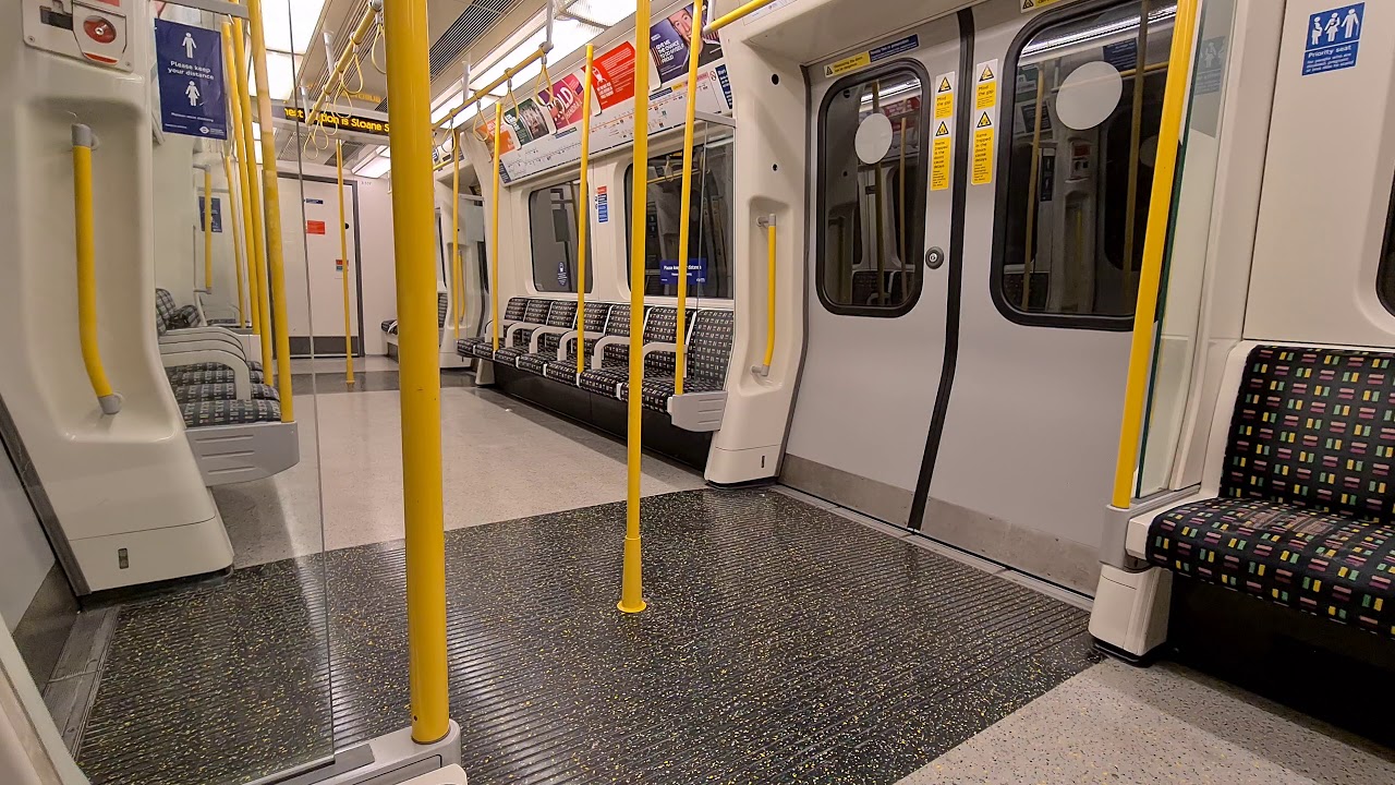 Circle Line S7 Stock 21507 From St James's Park to Sloane Square