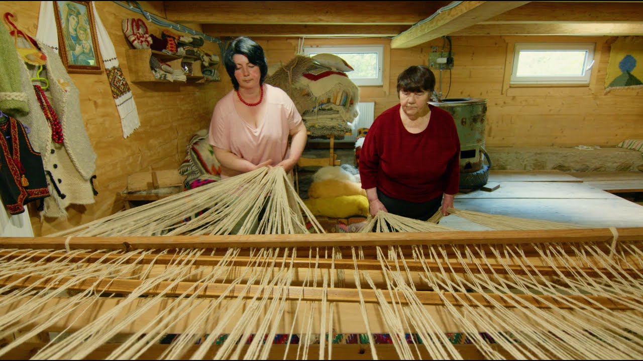 The process of making a handmade woolen blanket. Time Lapse. Сraft