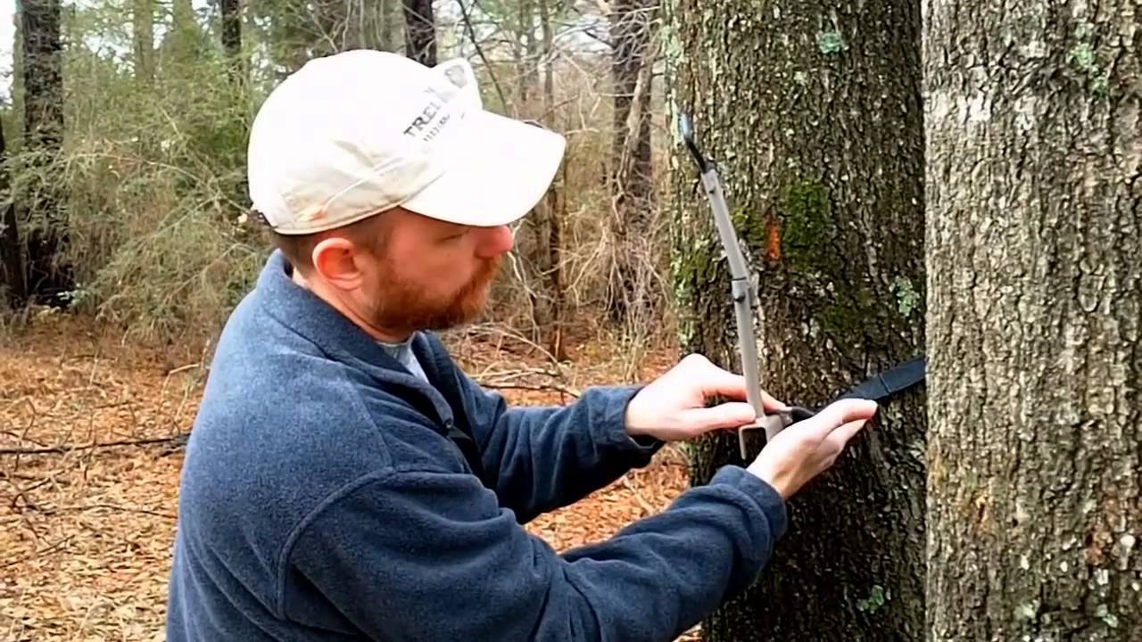 The Cam It&trade; Bow Hanger at Crane's Country Store