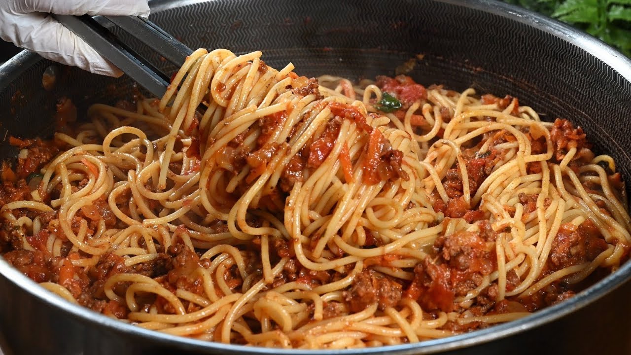 مكرونة سباغيتي بصلصة اللحم 😋 ألذ غداء وعشاء سريع في 30 دقيقة! The Best Spaghetti with Meat Sauce 