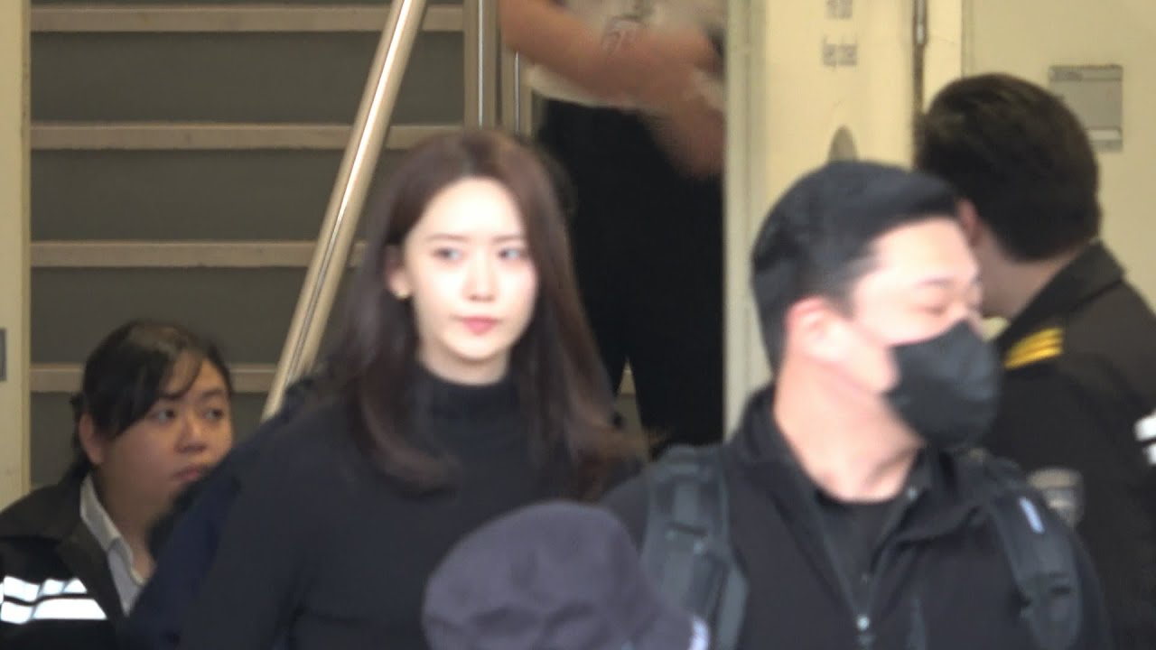 YOONA 潤娥 (Girls' Generation) Hong Kong Airport Arrival 20240112 (Incheon→Hong Kong)