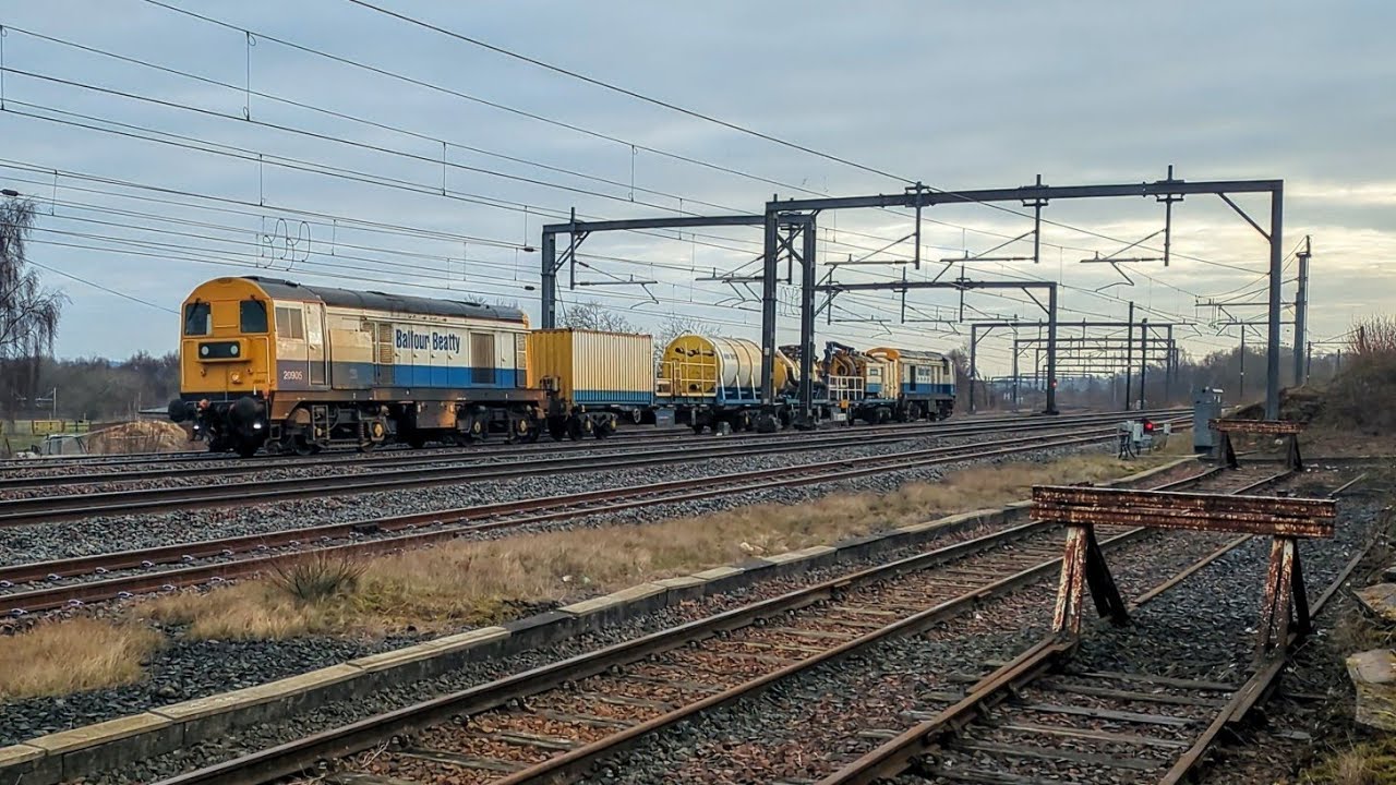 Class 20's plus a Stoneblower Revering at Greenhill: 08/03/26