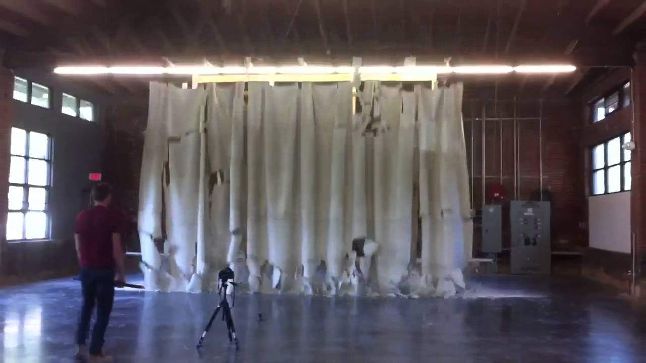 A momentary event with a sculpture