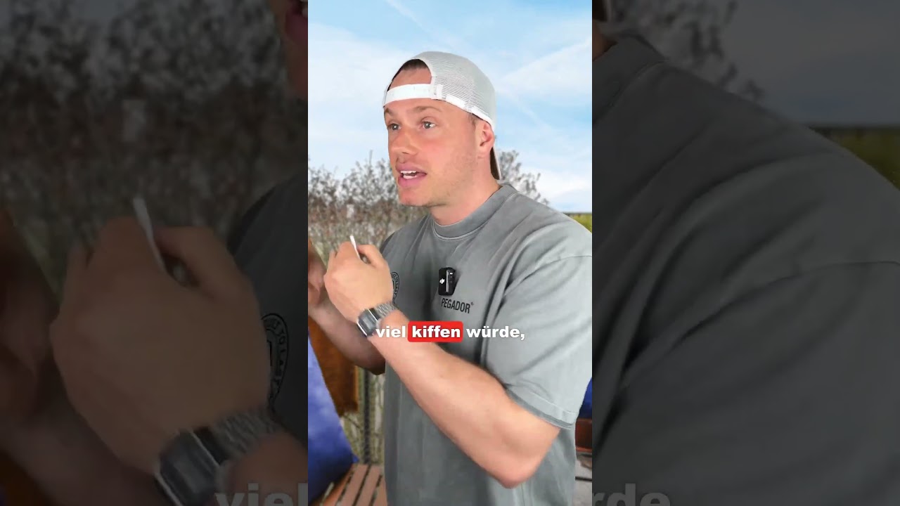 Auf dem Balkon kiffen: Darf ich das? 🌿​ | WBS.LEGAL #shorts