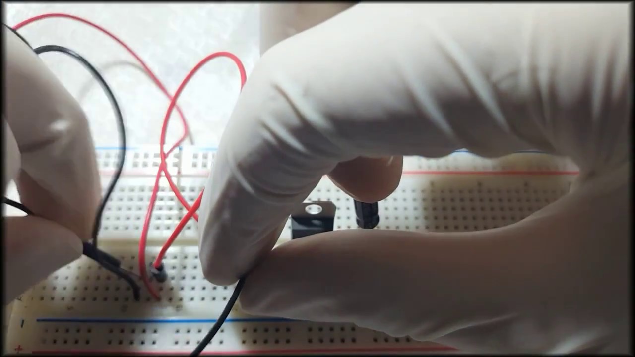 How to connect voltage regulator lm7805 (In  9V , Out 5V)