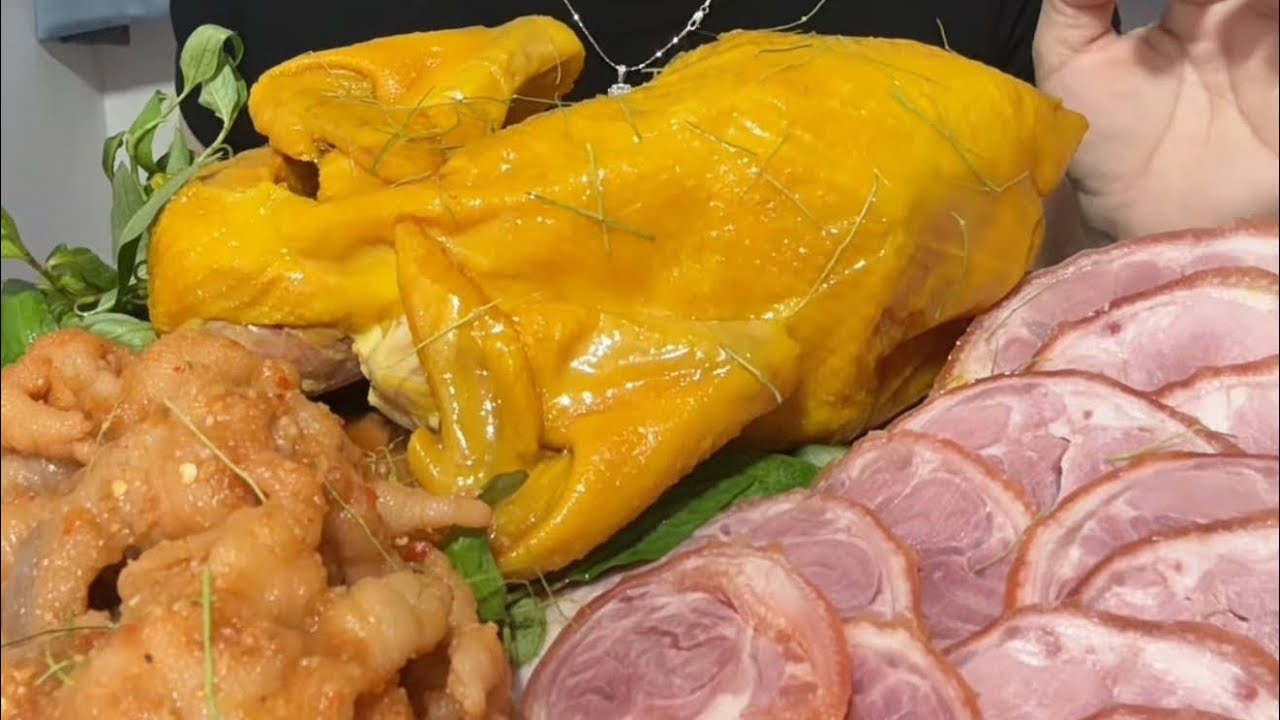 Gà u muối , chân giò ủ muối, chân gà sốt tắc, giòn￼ sừg sực luôn cả nhà ơi❤️