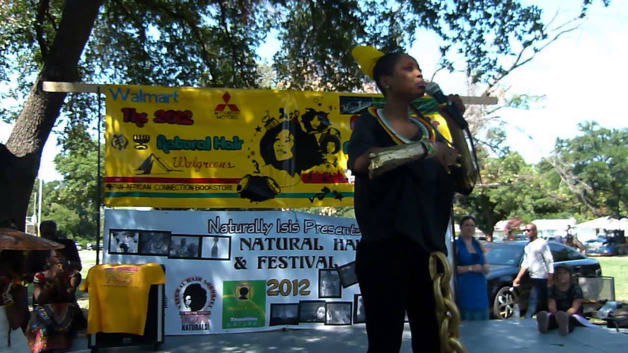 Erykah Badu at The Natural Hair Parade Festival